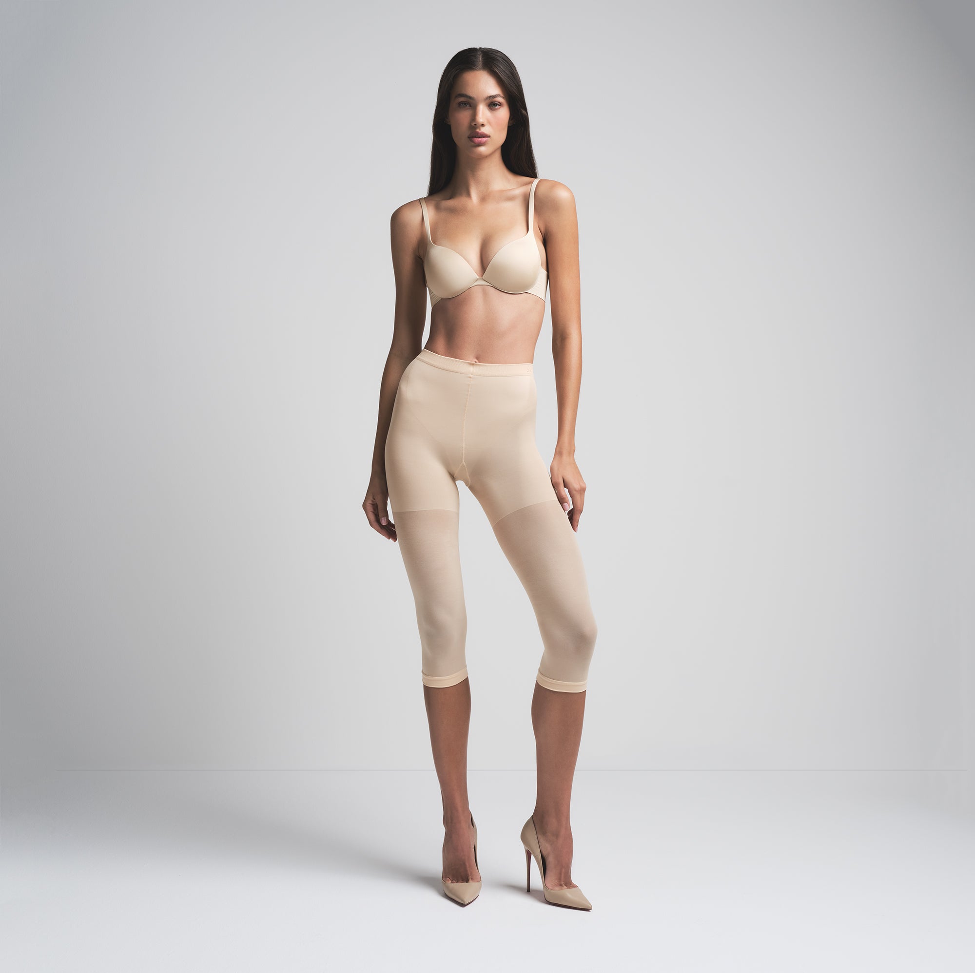 SKIMS HOSIERY SHAPING CAPRI TIGHTS | SAND - TAYT