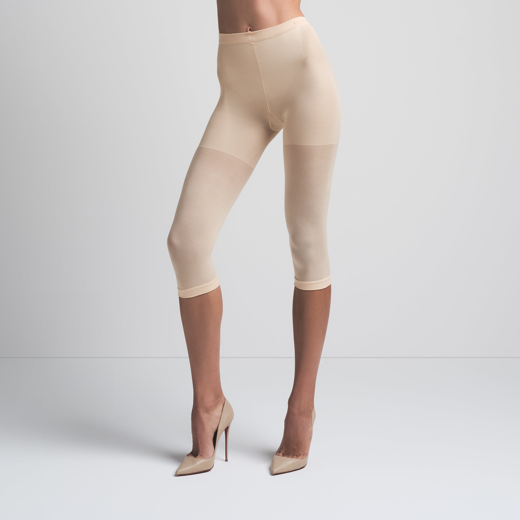 SKIMS HOSIERY SHAPING CAPRI TIGHTS | SAND - TAYT