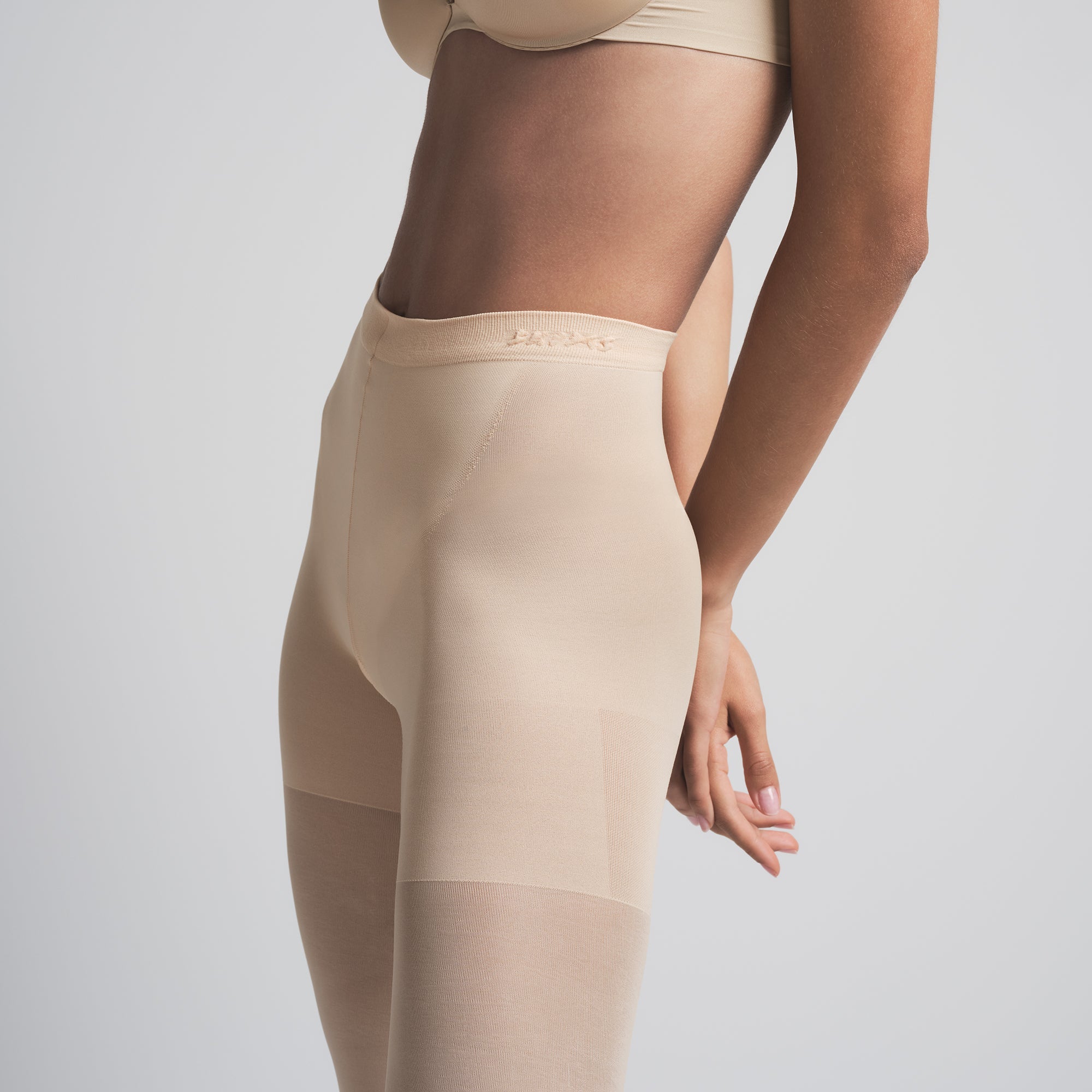 SKIMS HOSIERY SHAPING CAPRI TIGHTS | SAND - TAYT