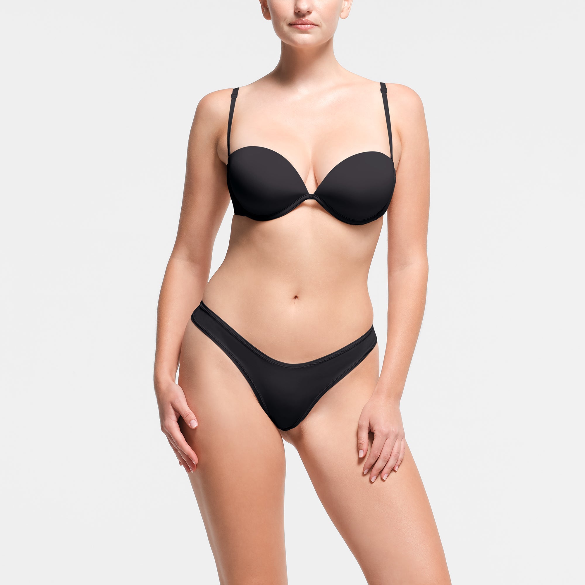 SKIMS MULTI-WAY BRA | ONYX - SÜTYEN