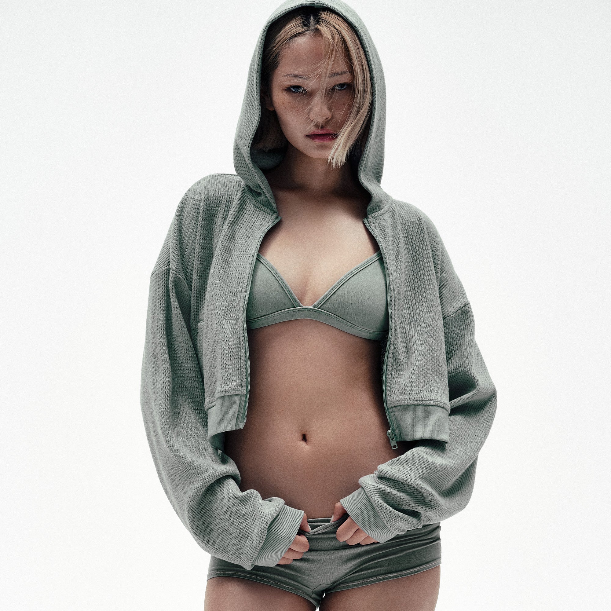 SKIMS OUTDOOR TRIANGLE BRALETTE | VAPOR - SÜTYEN